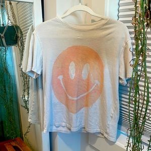 Pistola smily face slouchy graphic t-shirt